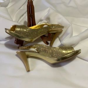 Nine West Gold pumps